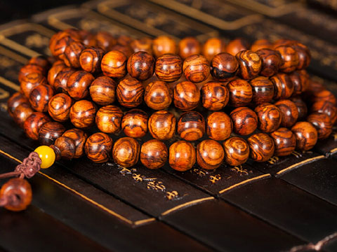 鸡翅木和黄花梨哪个好