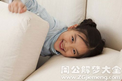 【梦见小女孩流血】