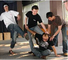 梦见老公挨打