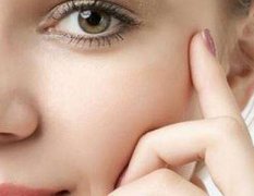 处女女秋冬时节的美颜技巧