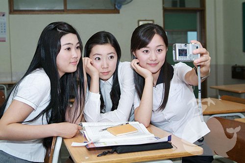【梦见许多女同学】
