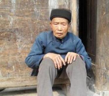 梦见老人上吊