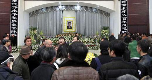 梦见死人会动